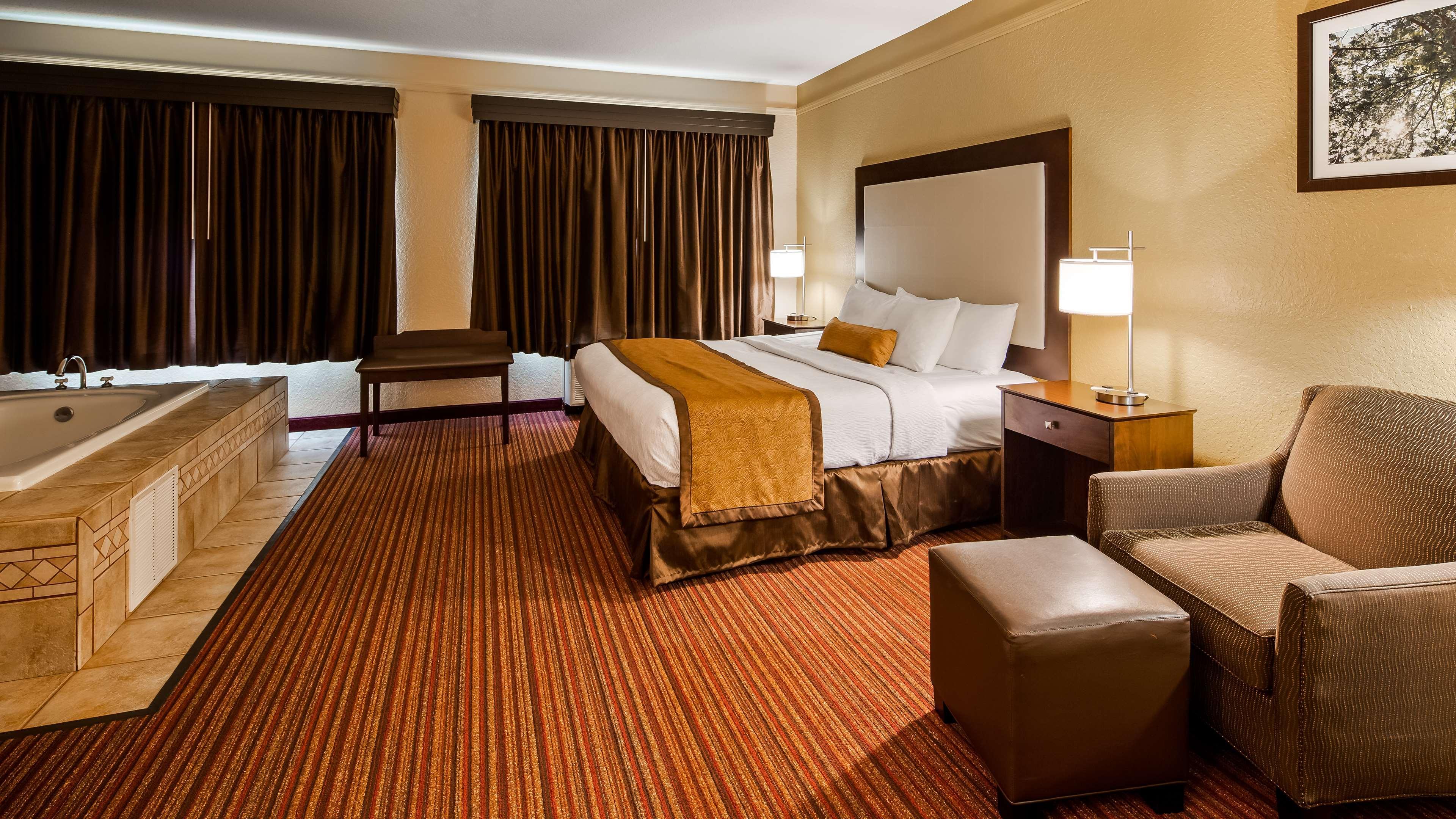 Best Western Plus Strawberry Inn & Suites Knoxville Buitenkant foto