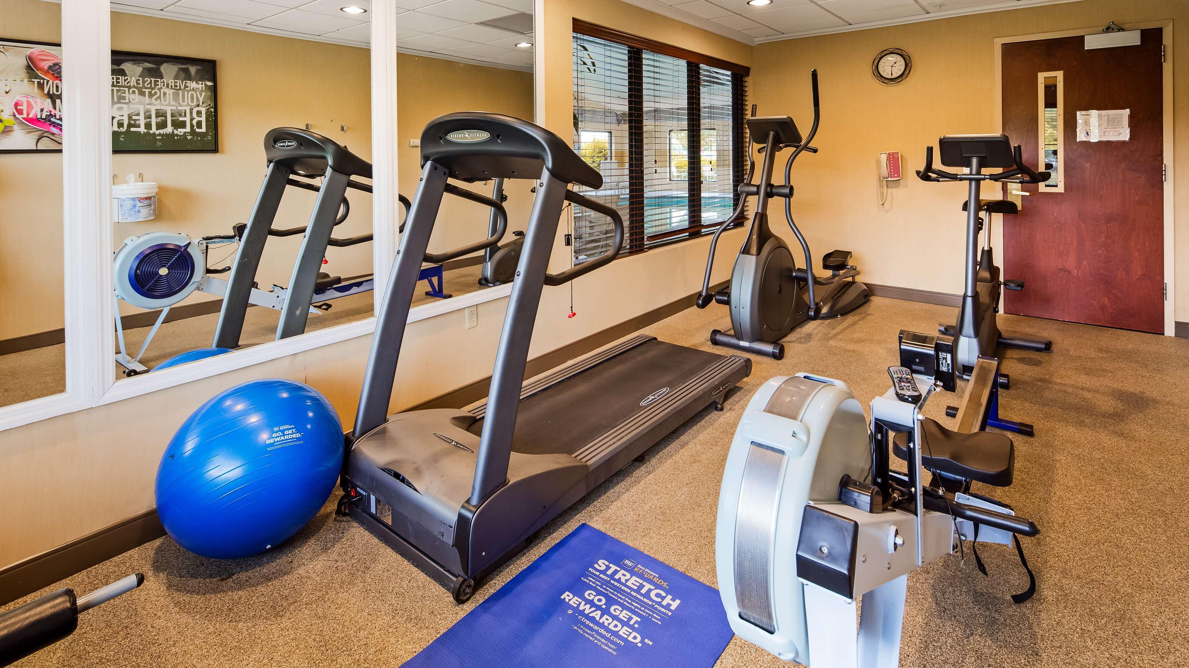 Best Western Plus Strawberry Inn & Suites Knoxville Buitenkant foto