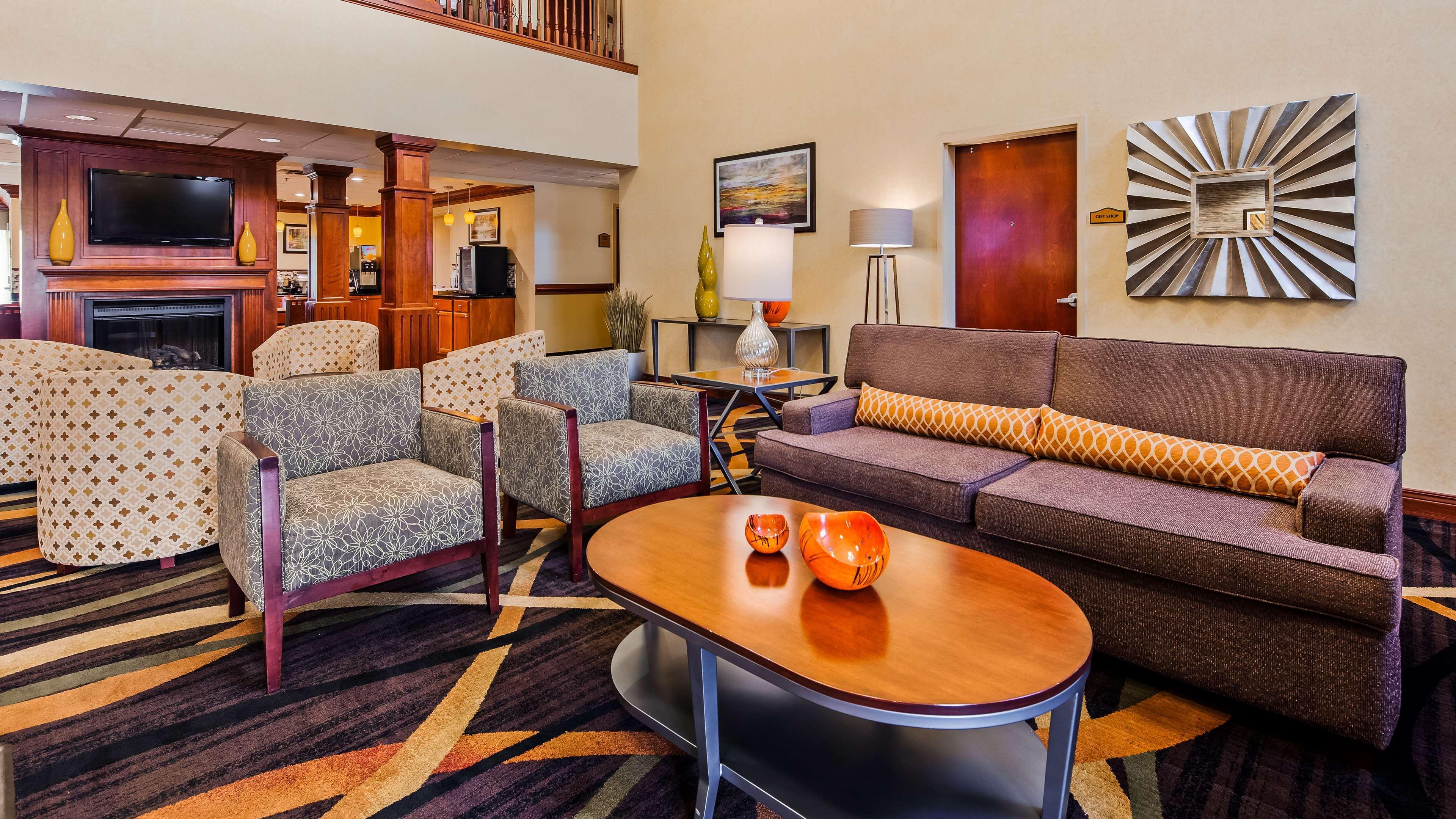 Best Western Plus Strawberry Inn & Suites Knoxville Buitenkant foto