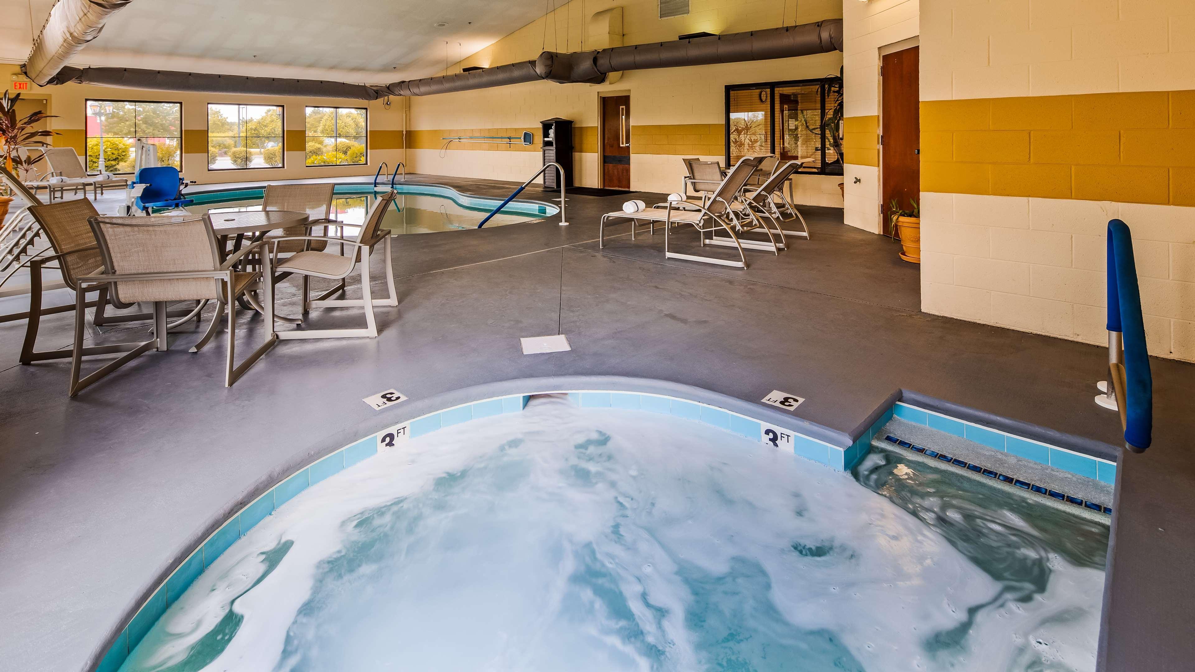 Best Western Plus Strawberry Inn & Suites Knoxville Buitenkant foto