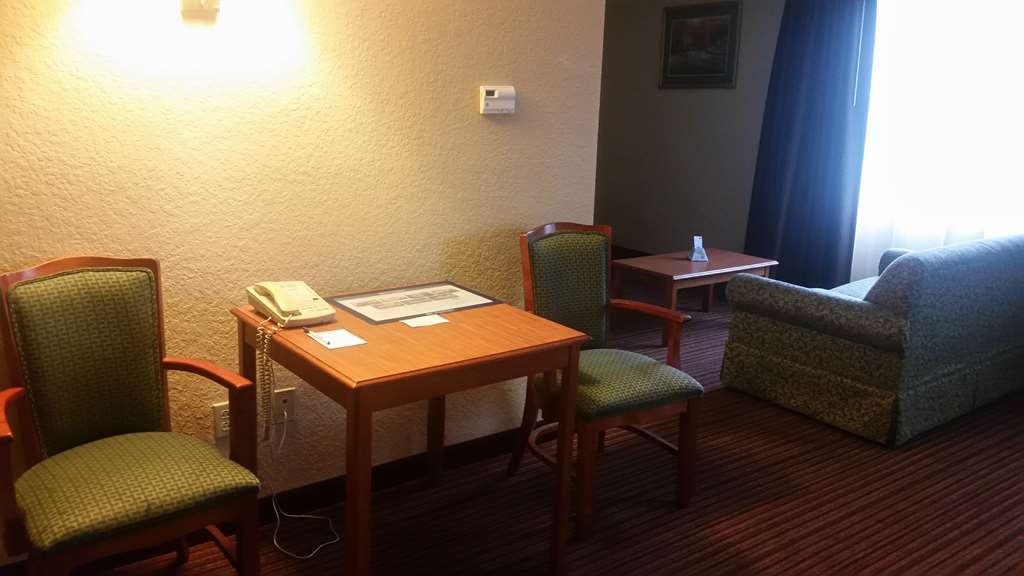 Best Western Plus Strawberry Inn & Suites Knoxville Kamer foto