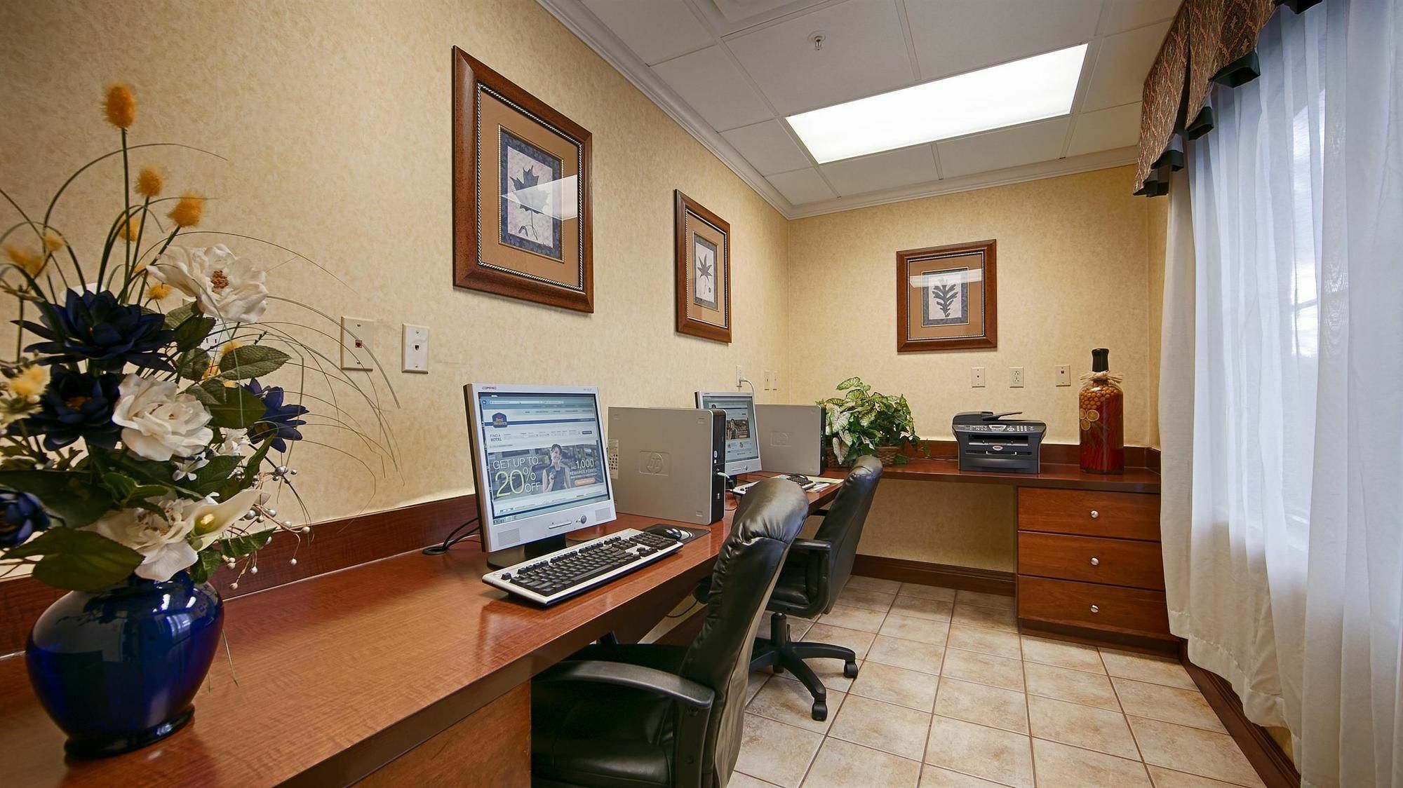Best Western Plus Strawberry Inn & Suites Knoxville Buitenkant foto